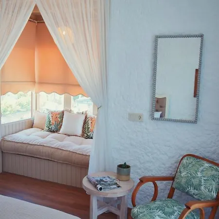 Rijeka Alacati מלון *