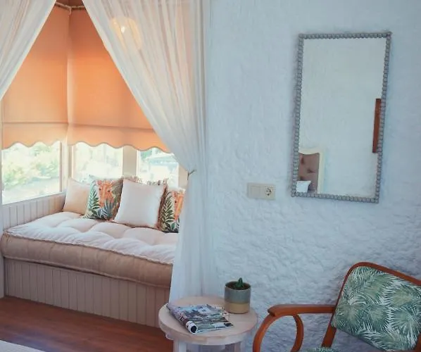 Rijeka Alacati Otel *